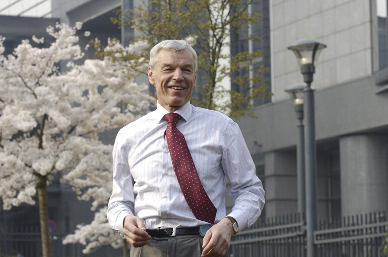 Foto 14: Portrait of MEP Justas Vincas PALECKIS in Brussels