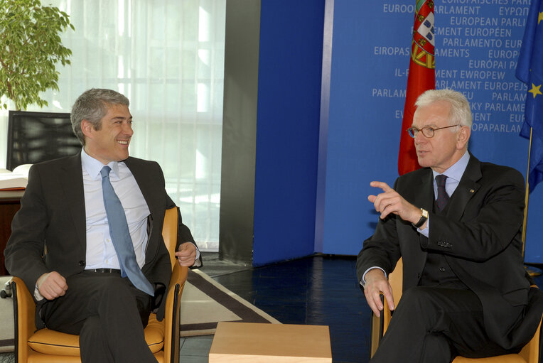 Fotografija 1: EP President meets with the Prime Minister of Portugal.