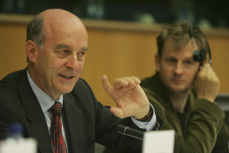 Sepp KUSSTATSCHER in a meeting at the EP in Brussels.