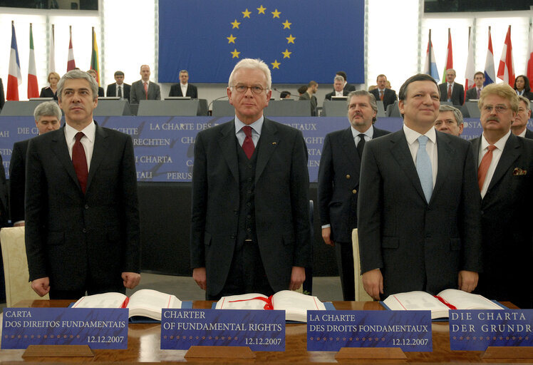 Fotagrafa 2: Plenary session in Strasbourg - Proclamation and signing of the Charter of Fundamental Rights by EP President, President-in-office of the Council and Commission President