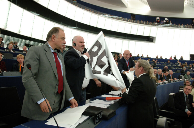 Fotagrafa 35: Plenary session in Strasbourg - Proclamation and signing of the Charter of Fundamental Rights by EP President, President-in-office of the Council and Commission President