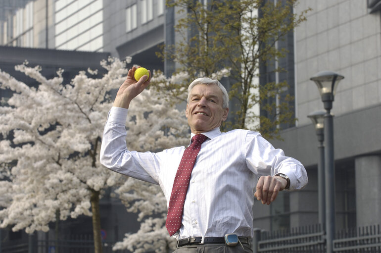 Foto 15: Portrait of MEP Justas Vincas PALECKIS in Brussels