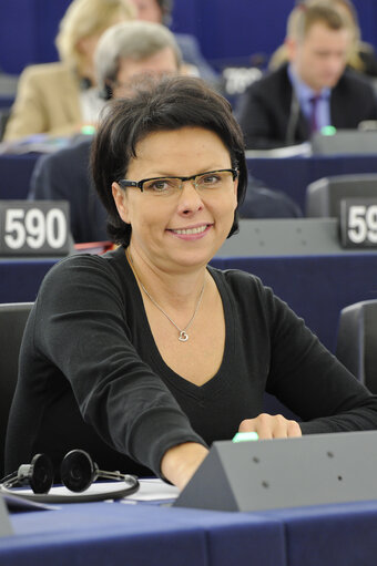 Φωτογραφία 2: Malgorzata HANDZLIK during votes at the plenary session in Strasbourg