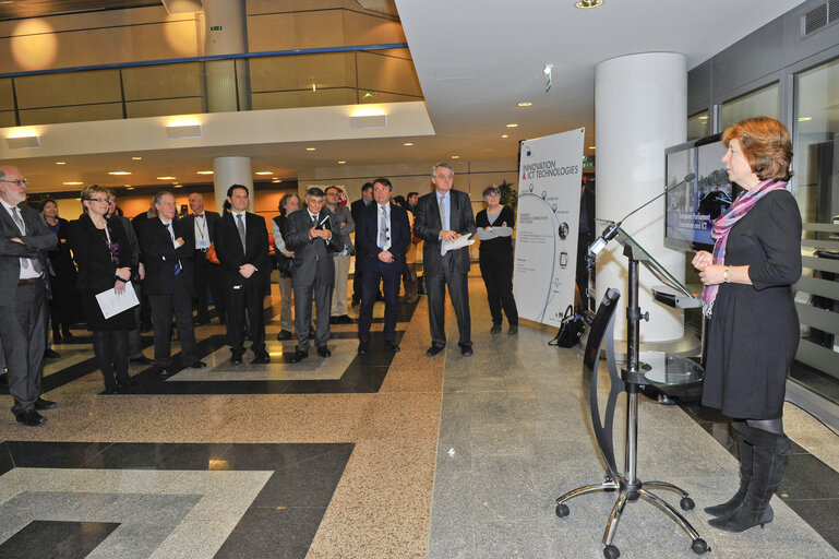 Photo 14 : Official opening event of new premises of Library Reading Room and ITEC service desk