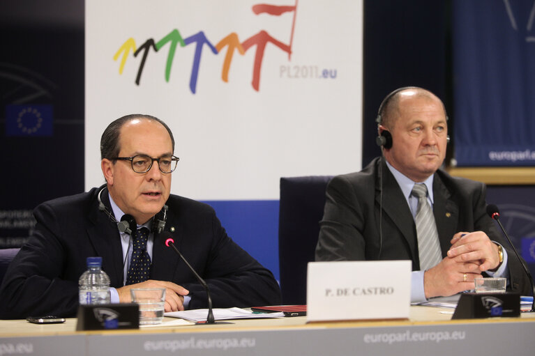 Φωτογραφία 23: AGRI Committee press conference on the CAP reform post 2013