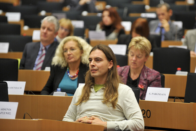 Foto 4: ENVI Committee meeting with the European Commissioner for the Environment.