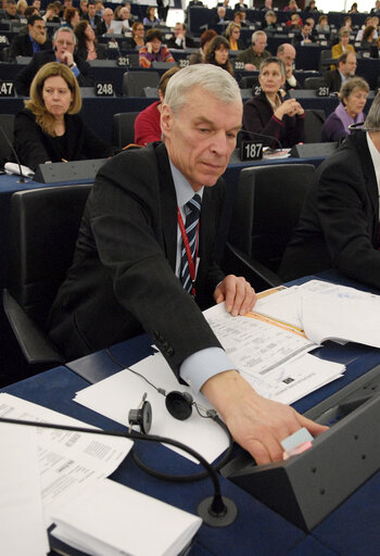 Fotogrāfija 4: Justas Vincas PALECKIS MEP in Plenary Session in Strasbourg.