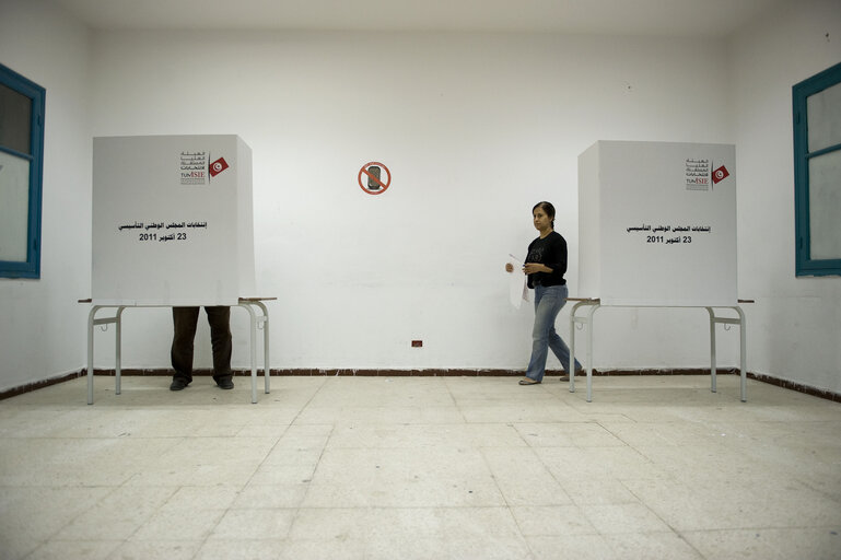 Fotagrafa 22: Day of election of the Tunisian Constituent Assembly in Tunis.