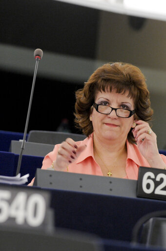 Foto 6: MEPs during the Plenary Session in Strasbourg - week 37  - EU position and commitment in advance of the UN high-level meeting on the prevention and control of non-communicable diseases