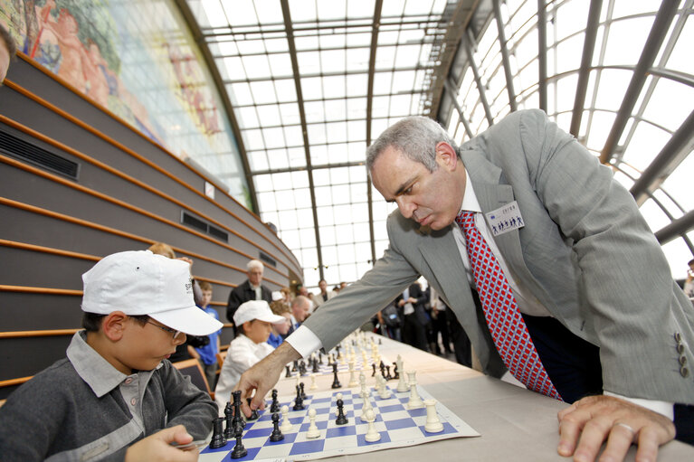 Photo 4 : Chess in European School. Chess tournament