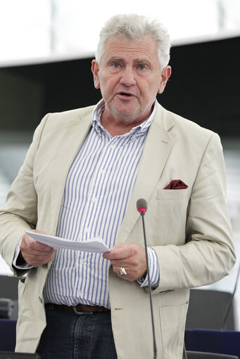 Photo 4: MEP in Plenary session in Strasbourg - week 39