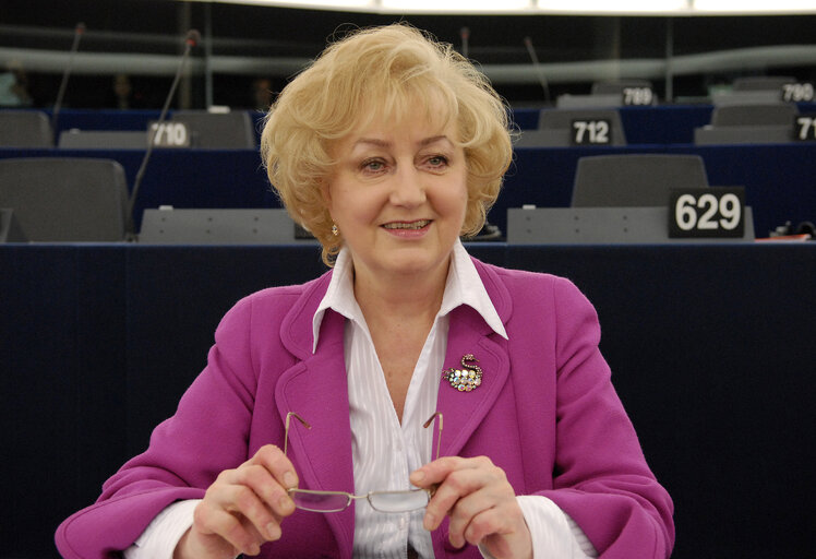 Zdjęcie 10: Genowefa GRABOWSKA MEP in Plenary Session in Strasbourg.