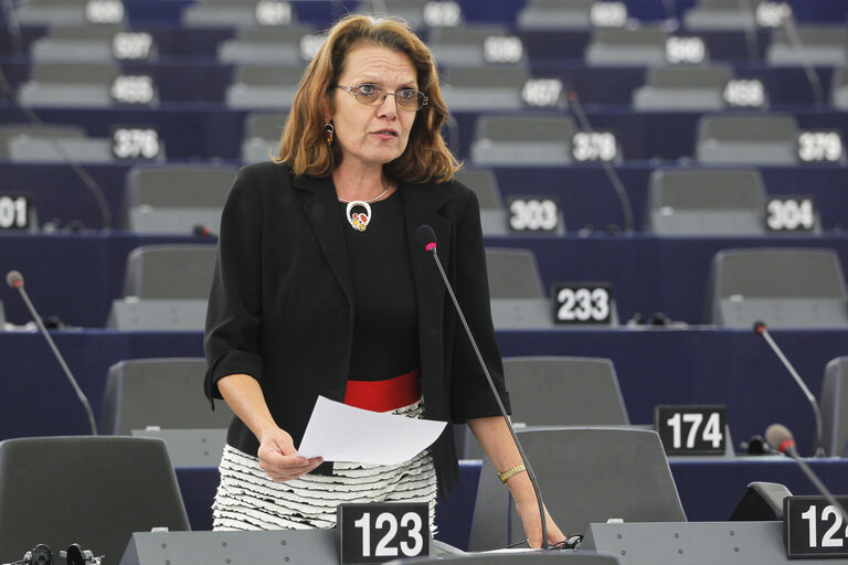 Billede 17: MEPs during plenary session in Strasbourg, week 39