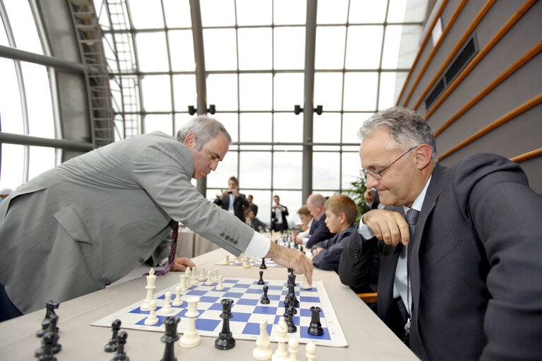 Photo 2 : Chess in European School. Chess tournament