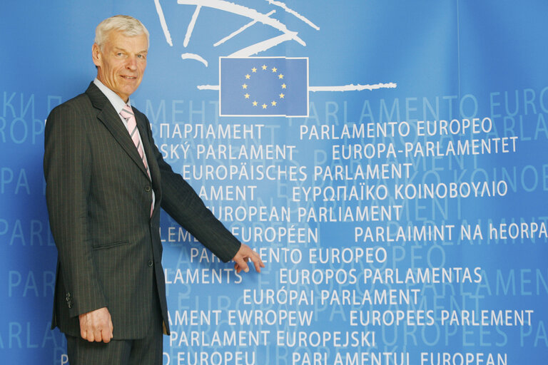 Fotografia 5: Justas Vincas PALECKIS MEP at the EP in Brussels.