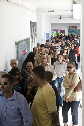 Valokuva 31: Day of election of the Tunisian Constituent Assembly in Tunis.