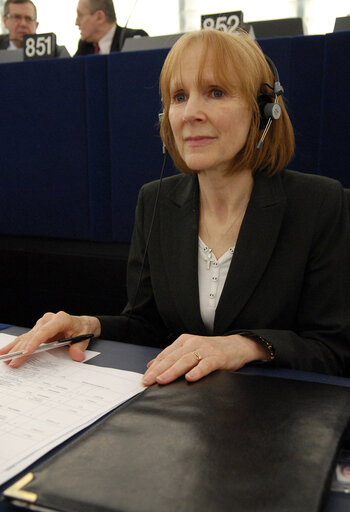 Fotografija 9: Kathy SINNOTT MEP in Plenary Session in Strasbourg