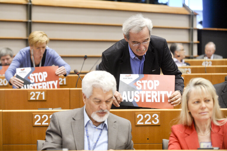Fotografie 17: Vote during the Plenary session in Brussels - Week 25