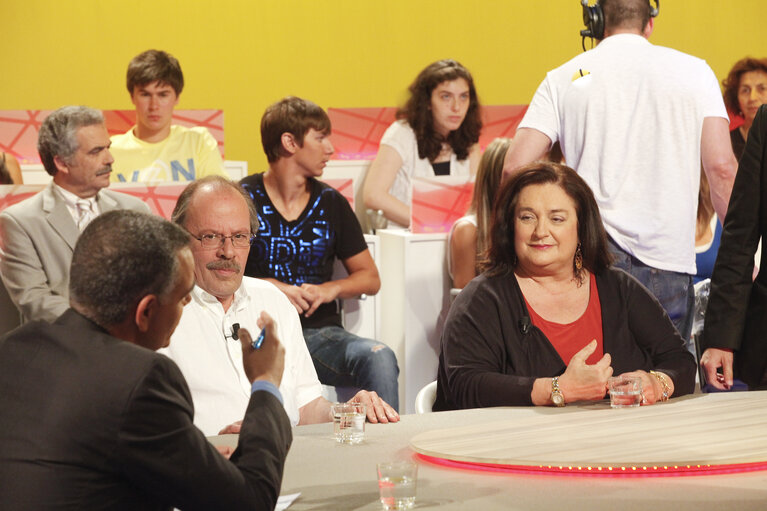 Fotografi 11: TV studio - Broadcast recording with Greek MEPs