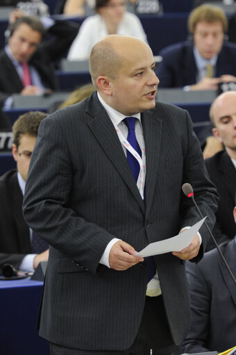 Fotografie 34: Plenary session - Week 27 - Debate on the Commission's Multiannual Financial Framework proposal with EC President