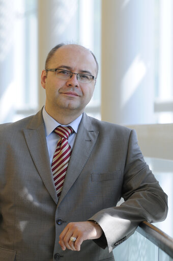 Photo 7: Portrait of MEP Metin KAZAK