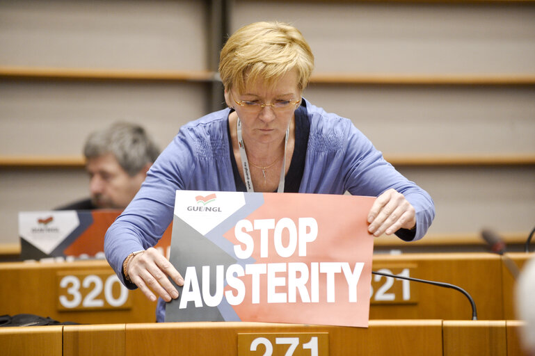 Fotografie 16: Vote during the Plenary session in Brussels - Week 25