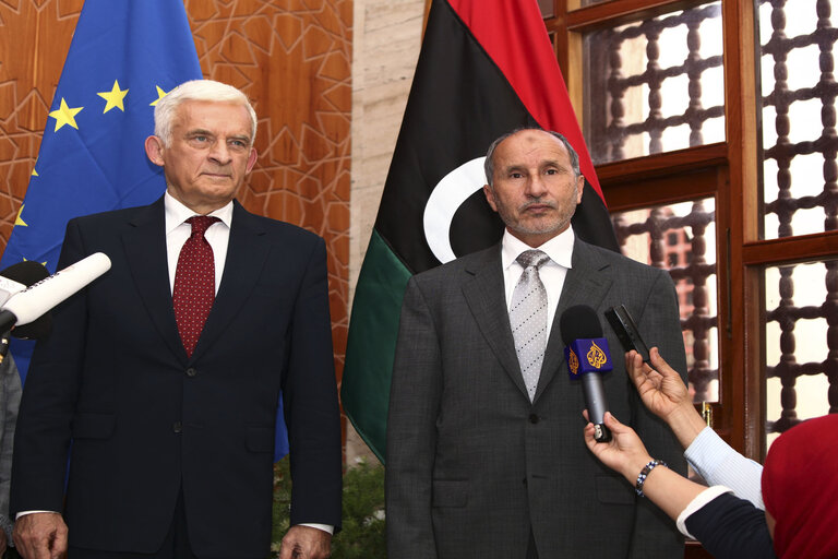 Fotografie 18: Official visit to Libya - meetings with representatives of the National Transitional Council and representatives of the internationnal community.