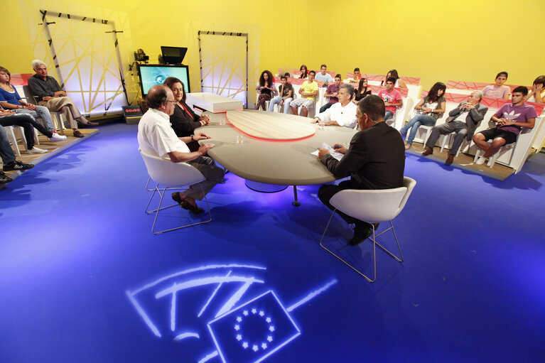 Fotografi 10: TV studio - Broadcast recording with Greek MEPs