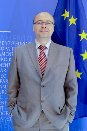 Photo 15: Portrait of MEP Metin KAZAK