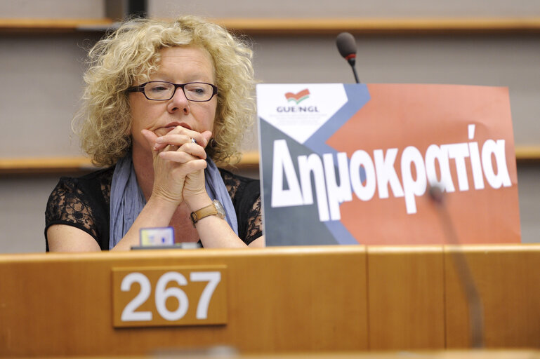 Fotografie 18: Vote during the Plenary session in Brussels - Week 25