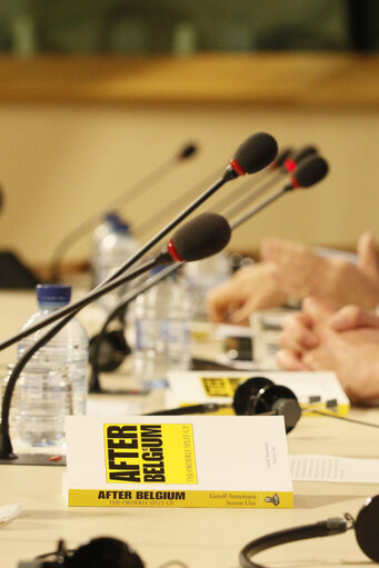 Foto 9: Press conference - Presentation of the book After Belgium - The orderly split-up by Vlaams Belang party members