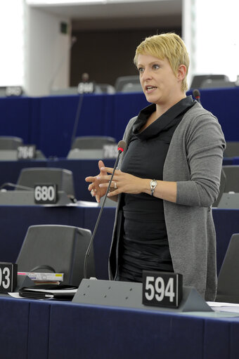 Photo 7: MEP in the hemicycle during the plenary session in Strasbourg - Week 27