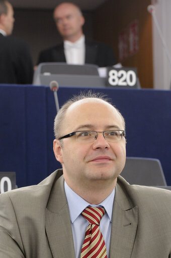 Photo 2: Portrait of MEP Metin KAZAK in the hemicycle