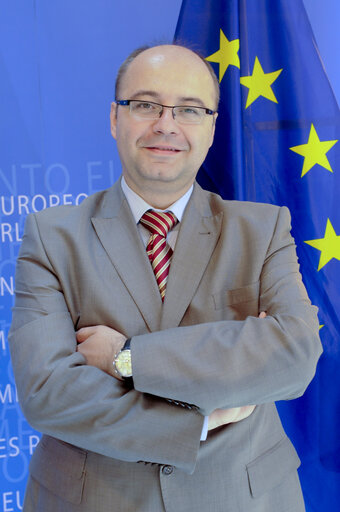 Photo 16: Portrait of MEP Metin KAZAK