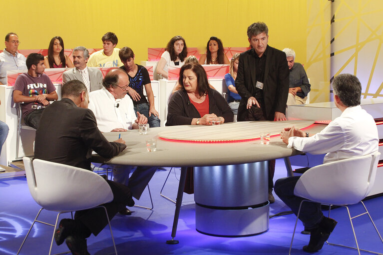 Suriet 13: TV studio - Broadcast recording with Greek MEPs