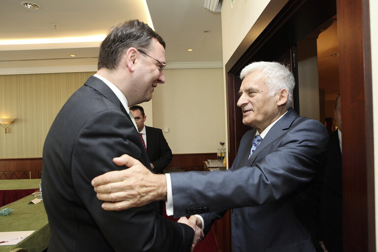 Foto 27: EP President meets member of EU Parliament in Hotel Marriot