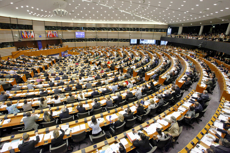 Photo 1 : Plenary session in Brussels - week 25, Hemicycle