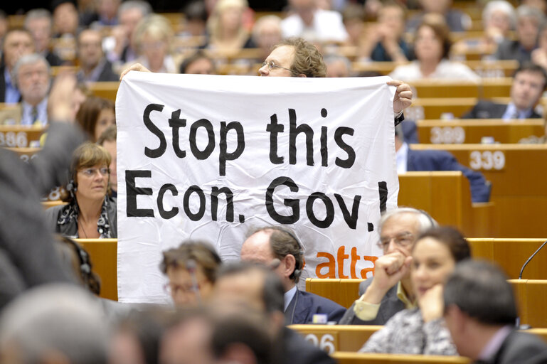 Fotografie 12: Vote during the Plenary session in Brussels - Week 25
