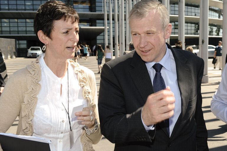 Photo 1 : Yves Leterme Premier Ministre Belge rencontre d'anciens collègues