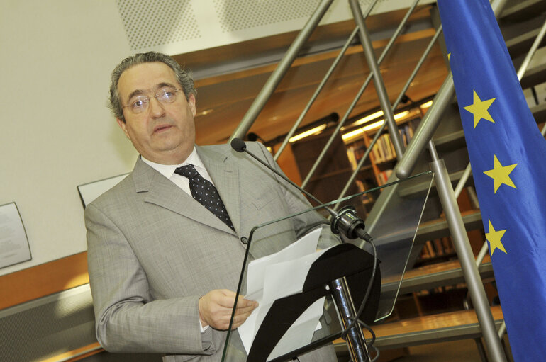 Fotografija 2: EP President speaks on the occasion of the inauguration of the Francisco Lucas Pires Reading Room of the European Parliament's Library