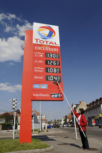 Fotografi 9: Illustration pictures, Petrol distribution station