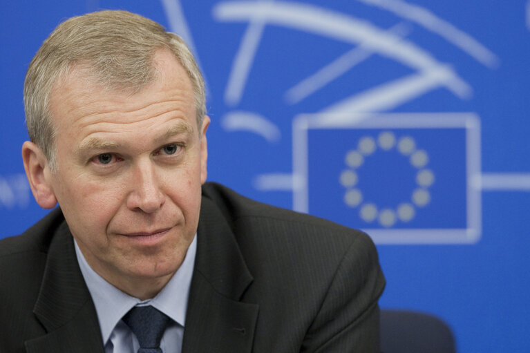 Fotografie 11: President of the European Council Yves Leterme during press conference at the european parliement in Strasbourg the 7/07/2010