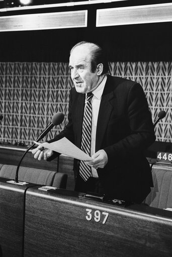 Fotografi 21: MEP Neil BLANEY during a session in Strasbourg in March 1984.