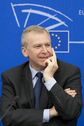 Fotografie 7: President of the European Council Yves Leterme during press conference at the european parliement in Strasbourg the 7/07/2010