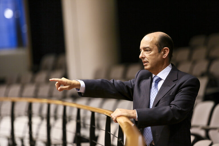 Fotografie 1: Portrait of MEP Carlos COELHO