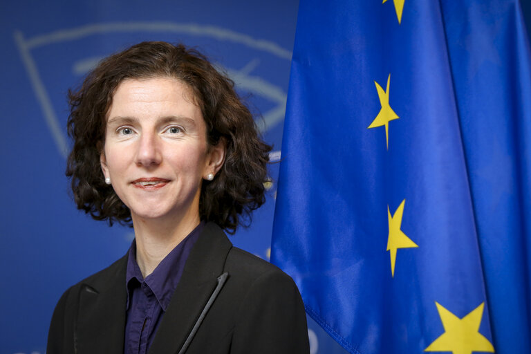 Suriet 9: MEP Anneliese DODDS at the European Parliament in Brussels