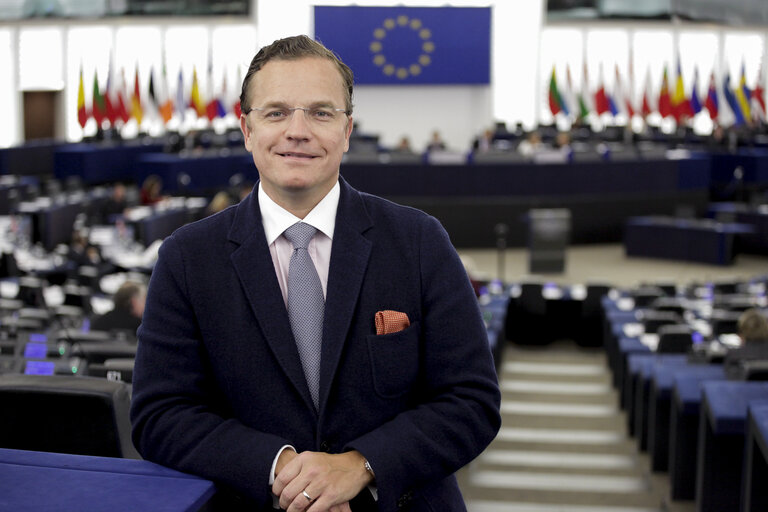 Fotografie 11: Georg MAYER and MEPs in Plenary Chamber in Strasbourg