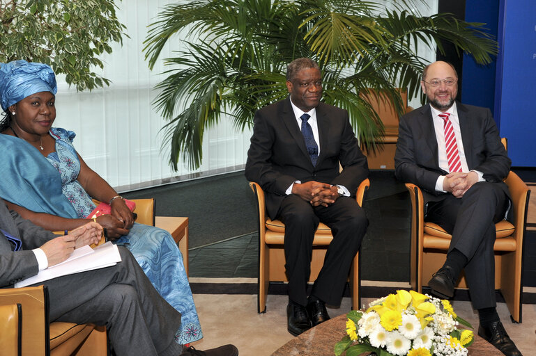 Foto 2: Martin SCHULZ - EP President meets with Denis MUKWEGE, Sakharov Prize 2014 Laureate