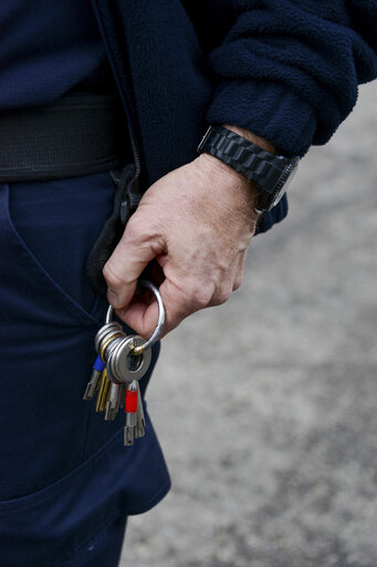 Fotagrafa 5: Strasbourg detention centre. Prison guard.