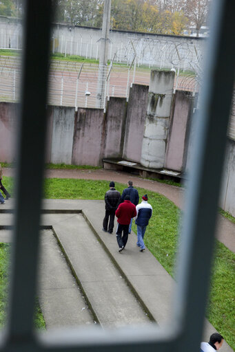 Fotogrāfija 49: Strasbourg detention centre. Jailhouse courtyard